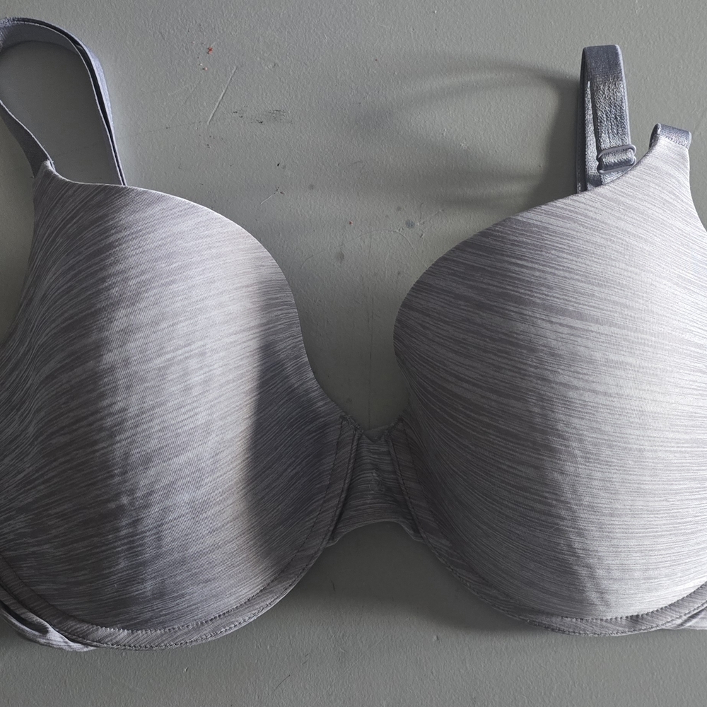Victoria's Secret Light Gray Bra